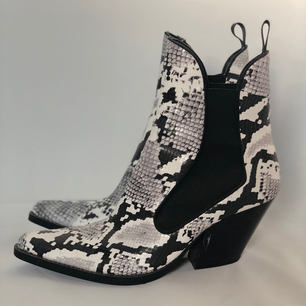 Zara snakeskin print cowboy boots